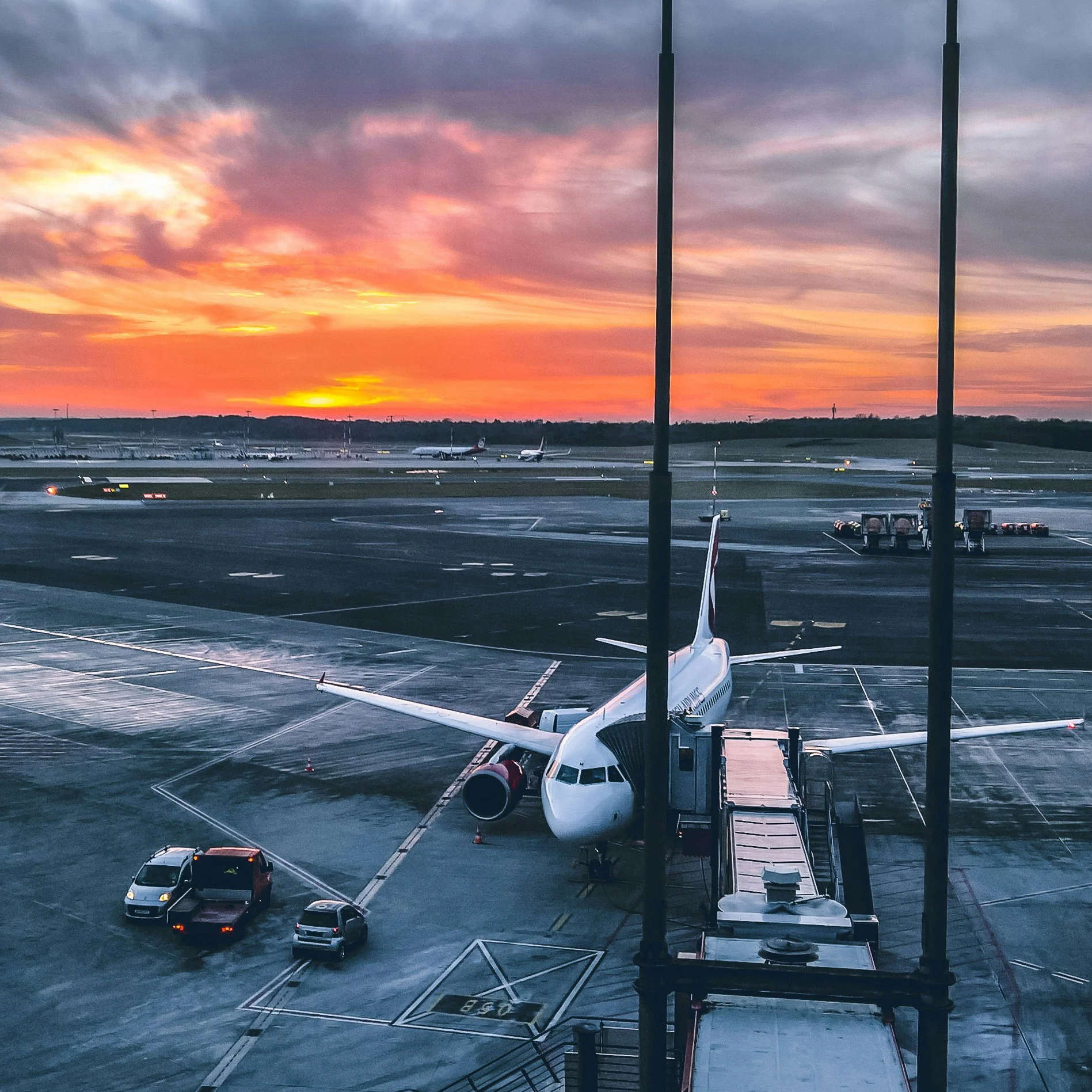 mika-baumeister-DHlZenOMjJI-unsplash-crop